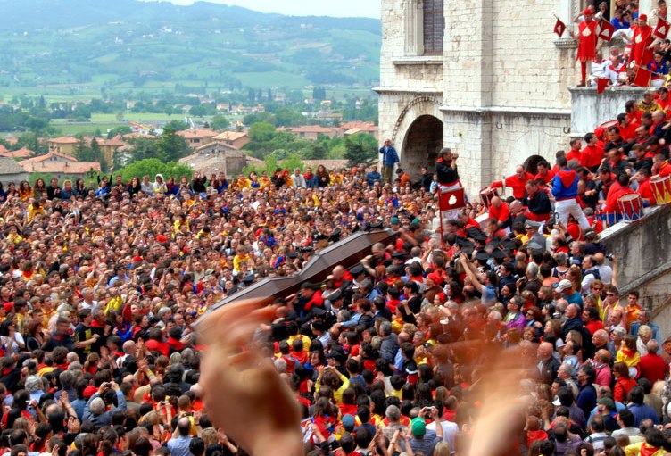 Gubbio-Wachskerzenlauf-Festa-dei-Ceri