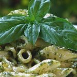 Pasta mit Pestosauce: ein Hausrezept